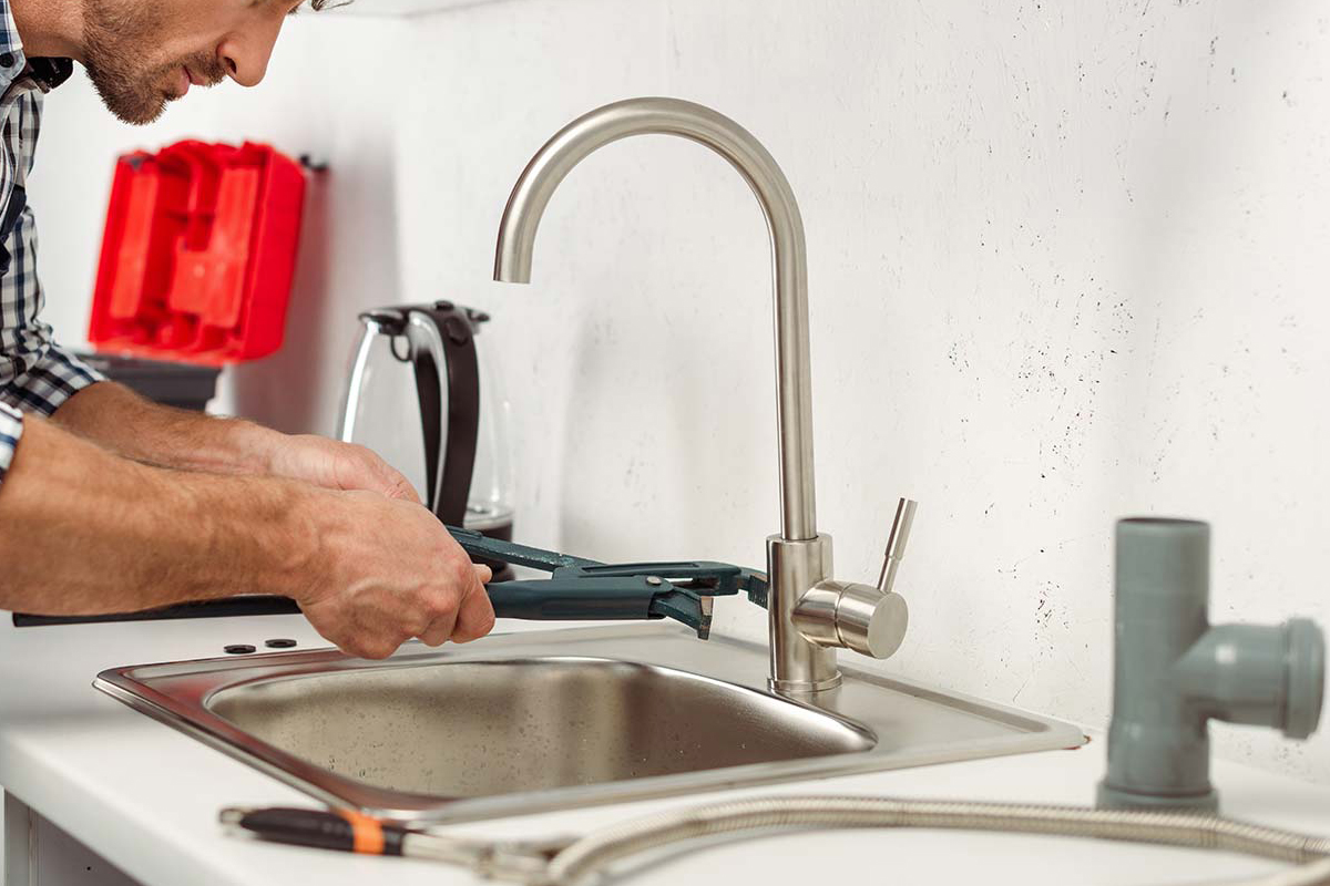 Mersin’de Hızlı ve Profesyonel Su Tesisat Hizmeti | Tıkanıklık Açma ve Kaçak Tespit Çözümleri